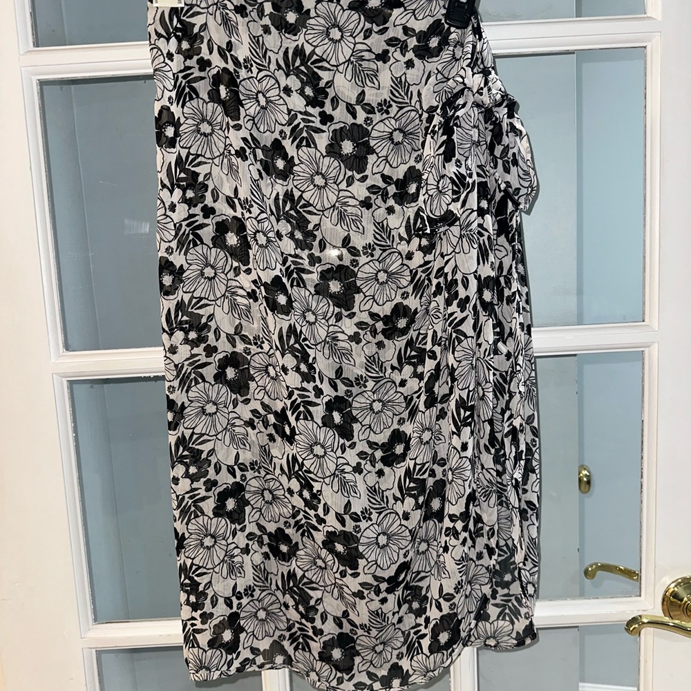 Sarong Cover-Up Womens Black White Floral Sheer Swim Wrap O/S New